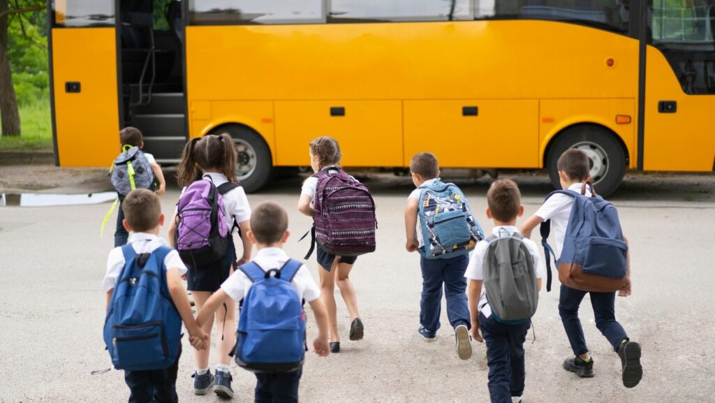 مدارک مهاجرت تحصیلی زیر ۱۸ سال در مدارس بین المللی-شبانه روزی اروپا و کانادا 