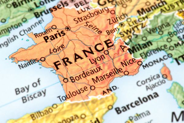شرایط اقامت فرانسه از طریق ثبت شرکت
