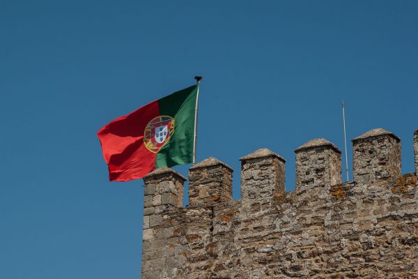 اقامت دائم پرتغال تمکن مالی پرتغال