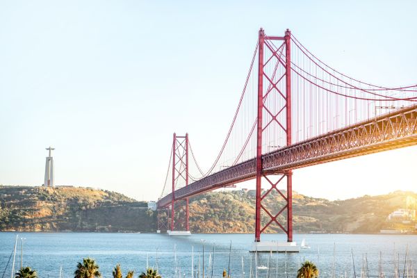 مراحل مهاجرت از روش خرید ملک پرتغال